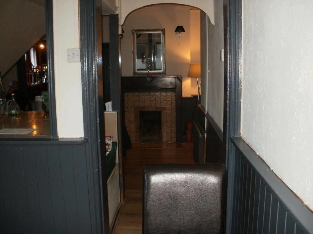 The Crown Inn Keynsham Exterior foto